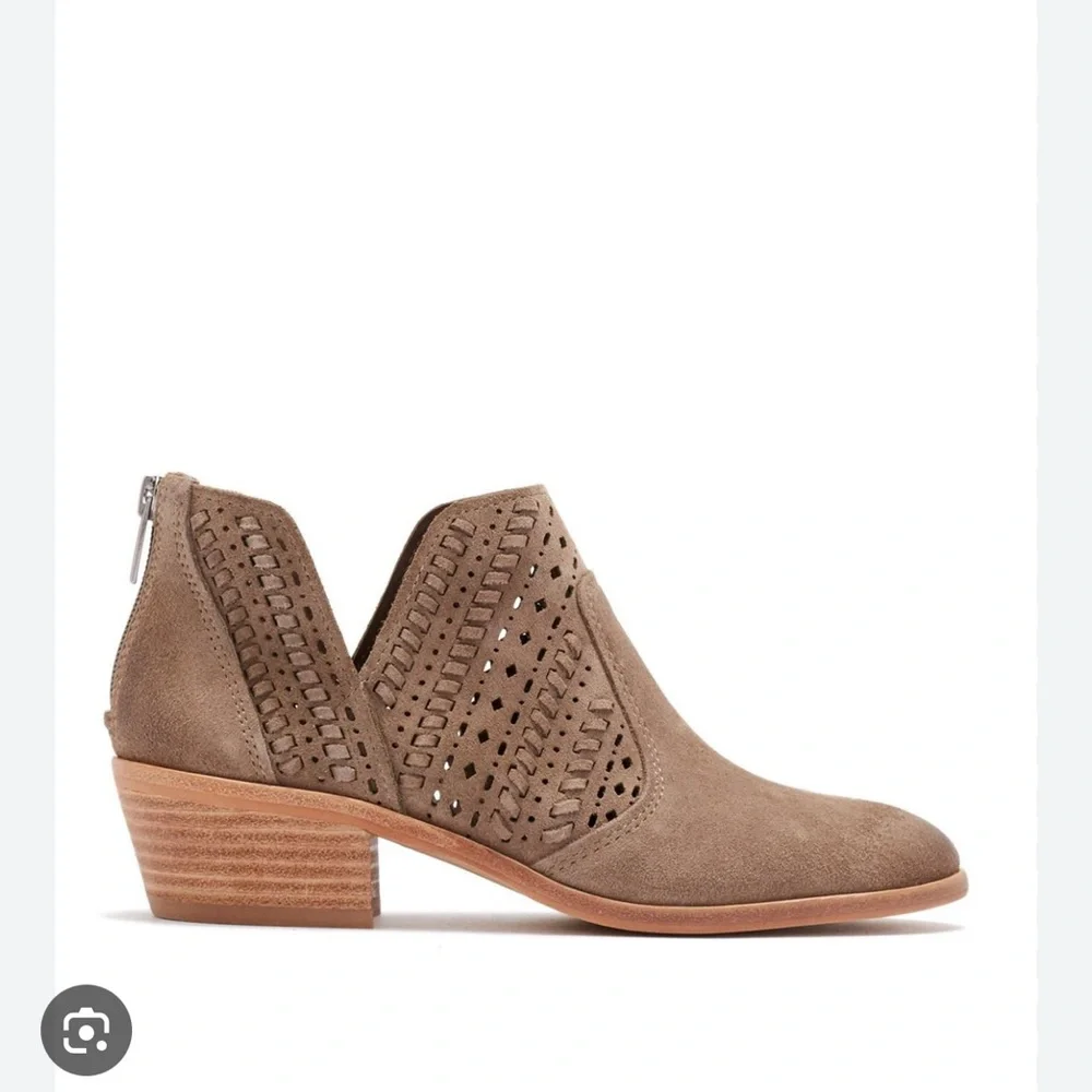 Vince Camuto Prasata Booties - Size 9 - EUC